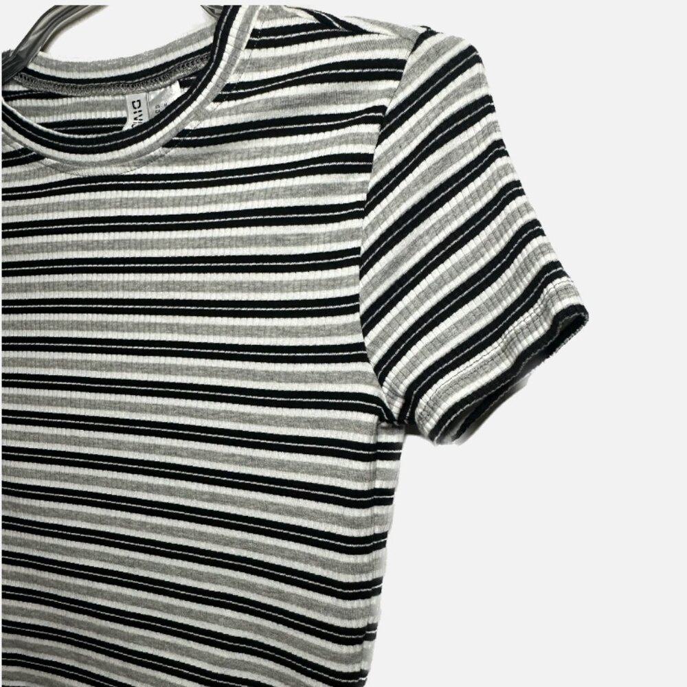 H&M Divided Black Gray & White Striped Ribbed Crop Top Size M - Picture 11 of 12